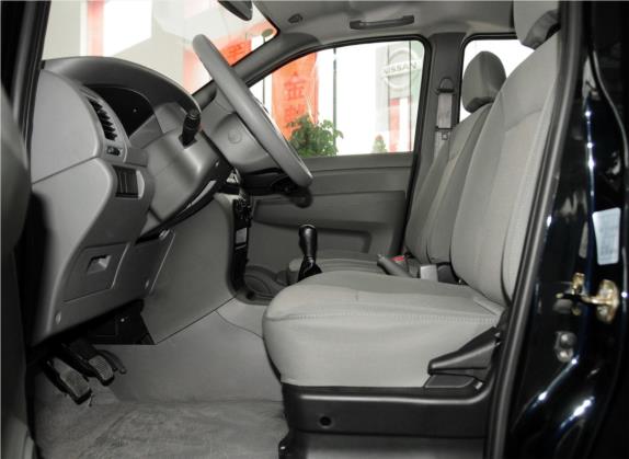 帅客 2013款 改款 1.5L 手动标准型7座 国V 车厢座椅   前排空间