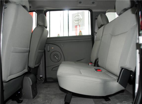帅客 2013款 改款 1.5L 手动标准型7座 国V 车厢座椅   后排空间