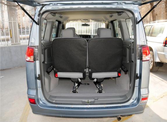 帅客 2013款 改款 1.5L 手动豪华型7座 国V 车厢座椅   后备厢