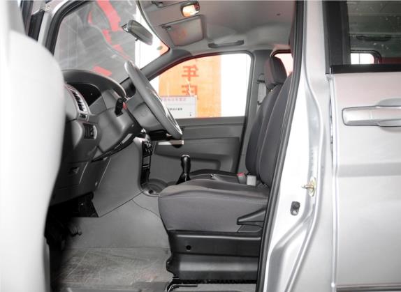 帅客 2013款 改款 1.6L 手动豪华型7座 国V 车厢座椅   前排空间