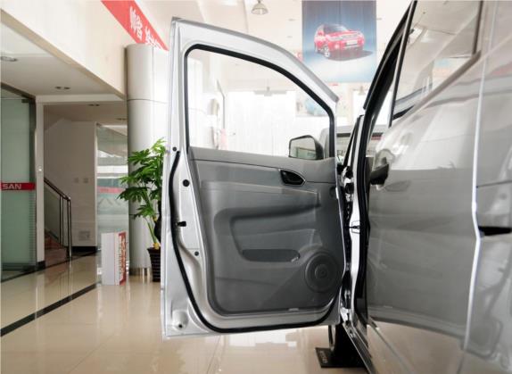 帅客 2014款 1.5L 手动标准型7座 国V 车厢座椅   前门板