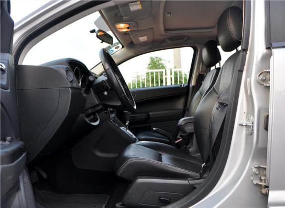 酷搏 2011款 2.0 SXT豪华导航版 车厢座椅   前排空间