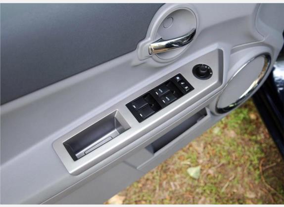 锋哲 2007款 2.4 SXT 车厢座椅   门窗控制