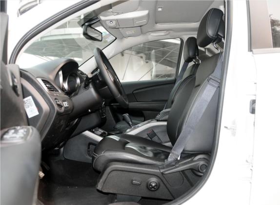 酷威 2014款 2.4L 两驱旅行版 车厢座椅   前排空间