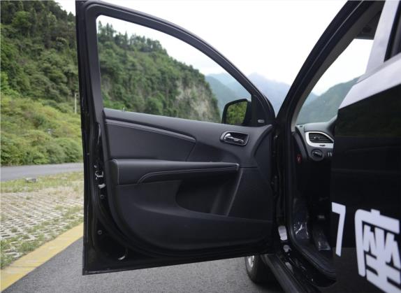 酷威 2015款 2.0TD 四驱尊尚版 车厢座椅   前门板