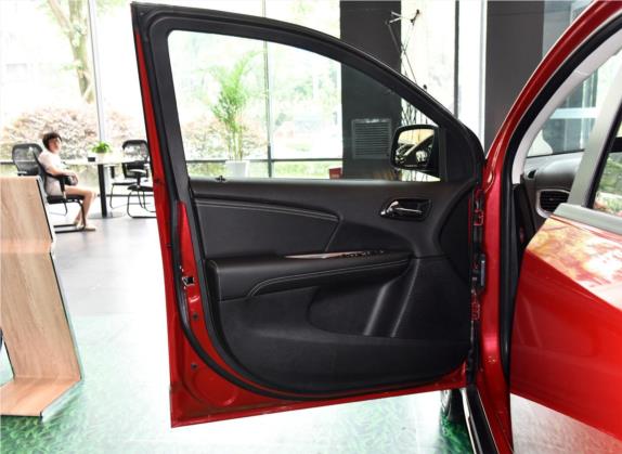 酷威 2016款 2.0TD 四驱旅行版 车厢座椅   前门板