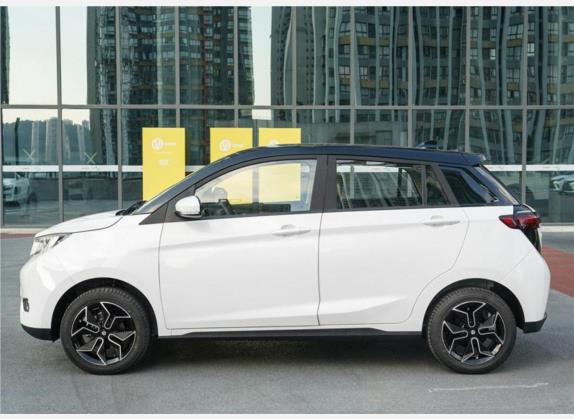 YOUNG光小新 2021款 L400 4座 外观   正侧