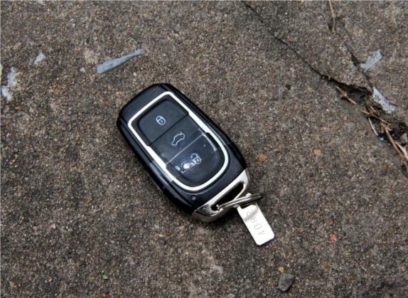 V5菱致 2012款 1.5L CVT旗舰型 其他细节类   钥匙