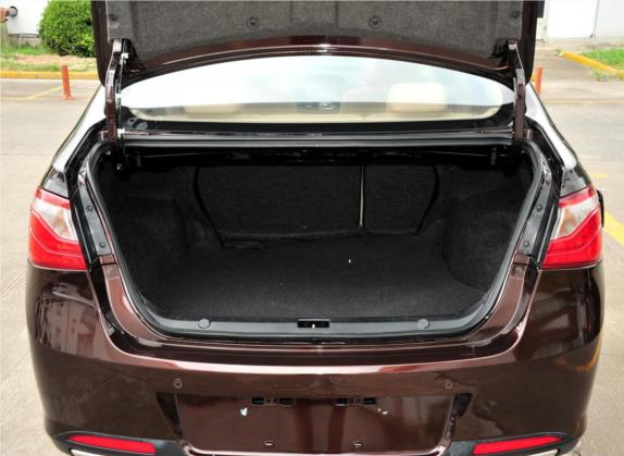 V5菱致 2012款 1.5L CVT旗舰型 车厢座椅   后备厢