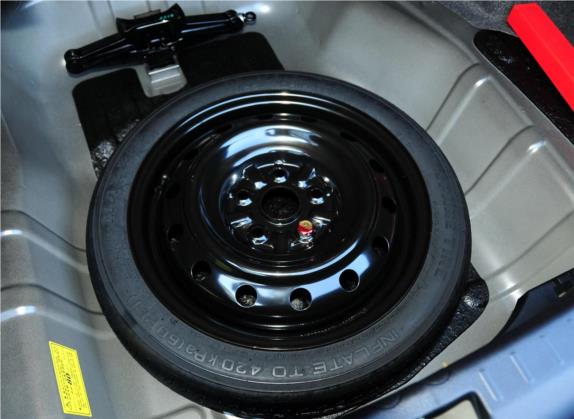 V5菱致 2012款 1.5L 手动标准型 其他细节类   备胎