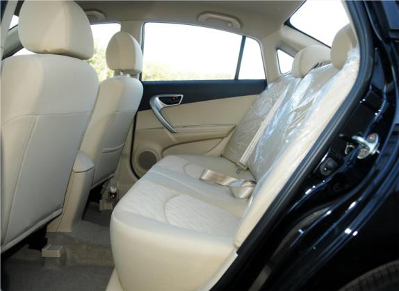 V5菱致 2012款 1.5L 手动标准型 车厢座椅   后排空间
