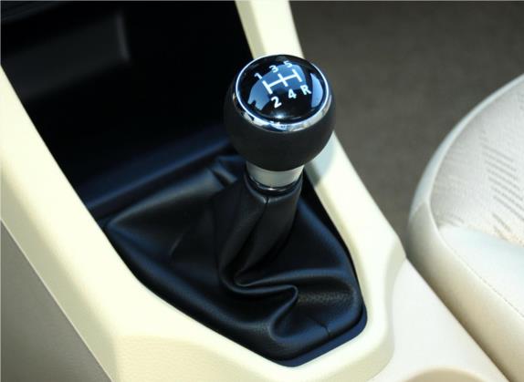 V5菱致 2012款 1.5L 手动标准型 中控类   挡把
