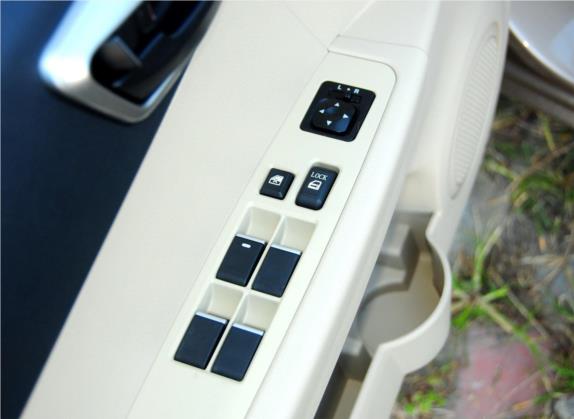 V5菱致 2012款 1.5L 手动舒适型 车厢座椅   门窗控制