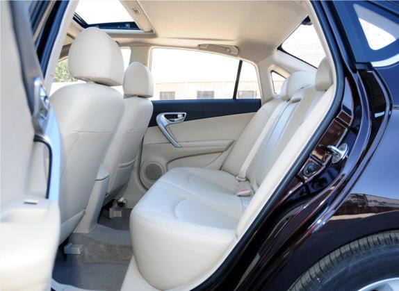 V5菱致 2012款 1.5L 手动旗舰型 车厢座椅   后排空间