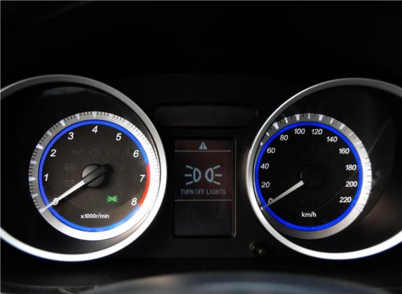 V5菱致 2014款 1.5L 手动豪华型 中控类   仪表盘