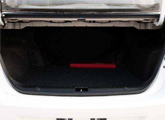 V5菱致 2014款 1.5T 手动锐控型 车厢座椅   后备厢