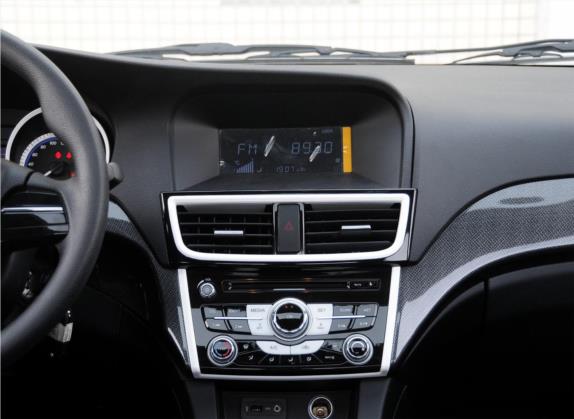 V5菱致 2014款 1.5T 手动趣控型 中控类   中控台