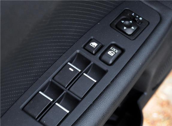 V5菱致 2014款 1.5T 手动趣控型 车厢座椅   门窗控制