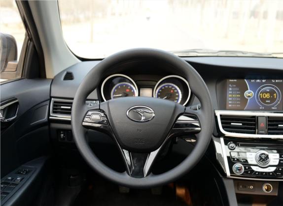 V5菱致 2014款 1.5T 手动智控型 中控类   驾驶位