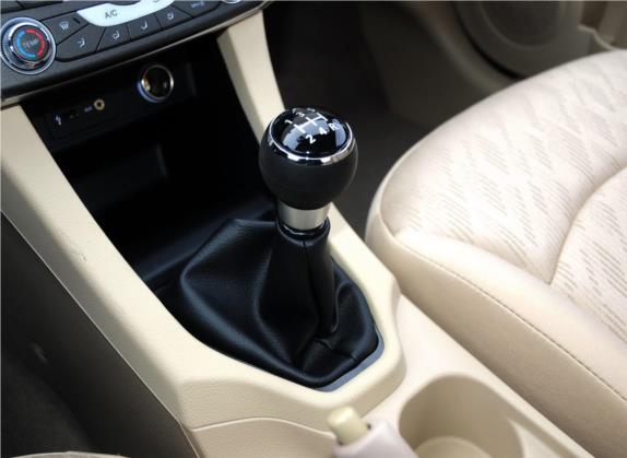 V5菱致 2014款 1.5L 手动标准型 中控类   挡把