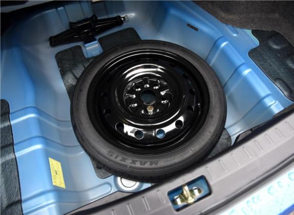 V5菱致 2015款 plus 1.5L CVT智尊型 其他细节类   备胎