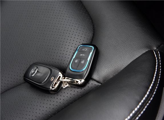 V5菱致 2015款 plus 1.5L CVT智尊型 其他细节类   钥匙