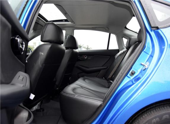 V5菱致 2015款 plus 1.5L CVT智尊型 车厢座椅   后排空间