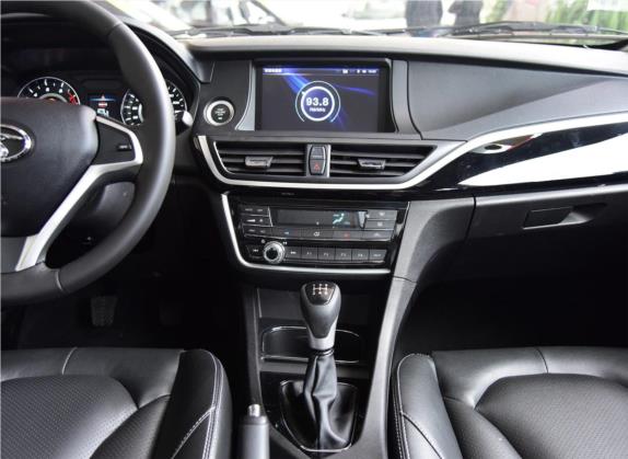 V5菱致 2015款 plus 1.5L 手动护航型 中控类   中控台