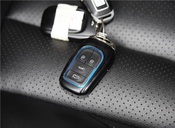 V5菱致 2015款 plus 1.5L 手动护航型 其他细节类   钥匙