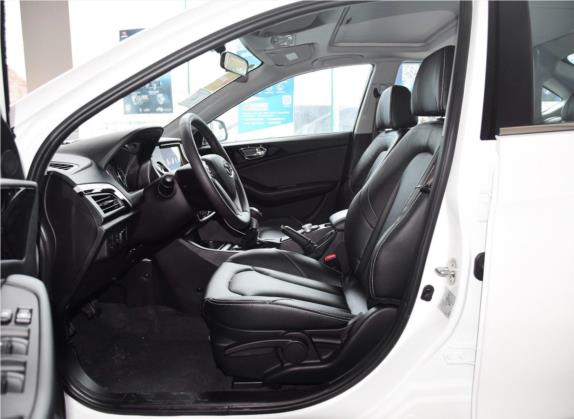 V5菱致 2015款 plus 1.5L 手动护航型 车厢座椅   前排空间