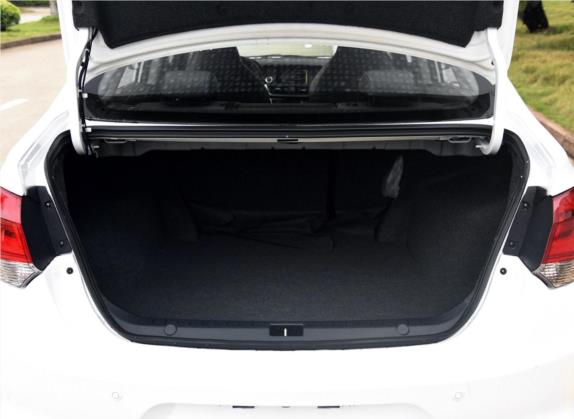 V5菱致 2015款 plus 1.5L 手动爵士型 车厢座椅   后备厢