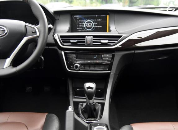 V5菱致 2015款 plus 1.5T 手动智控型 中控类   中控台