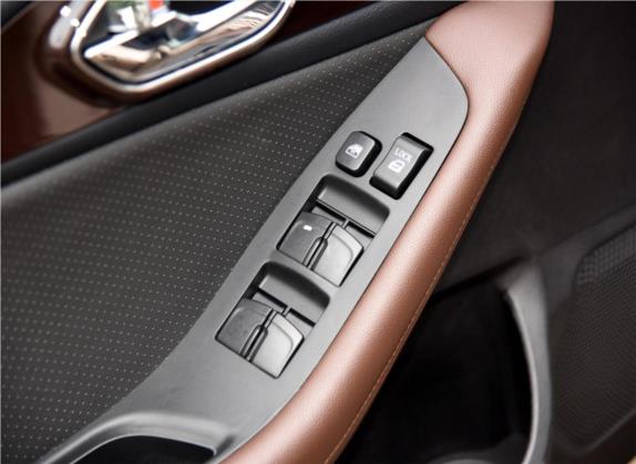 V5菱致 2015款 plus 1.5T 手动智控型 车厢座椅   门窗控制