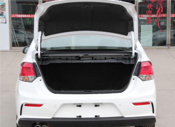 V5菱致 2017款 1.5L 手动新锐型 车厢座椅   后备厢