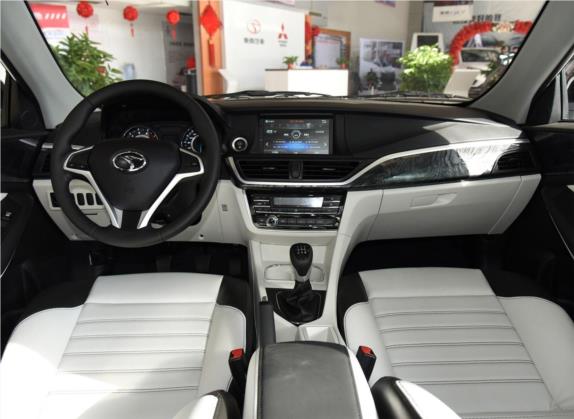 V5菱致 2017款 1.5L 手动新贵型 中控类   中控全图