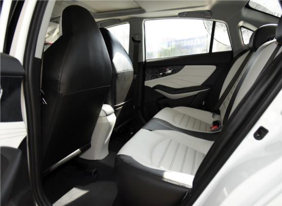 V5菱致 2017款 1.5L 手动新贵型 车厢座椅   后排空间