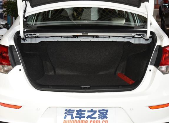 V5菱致 2017款 1.5L 手动新贵型 车厢座椅   后备厢