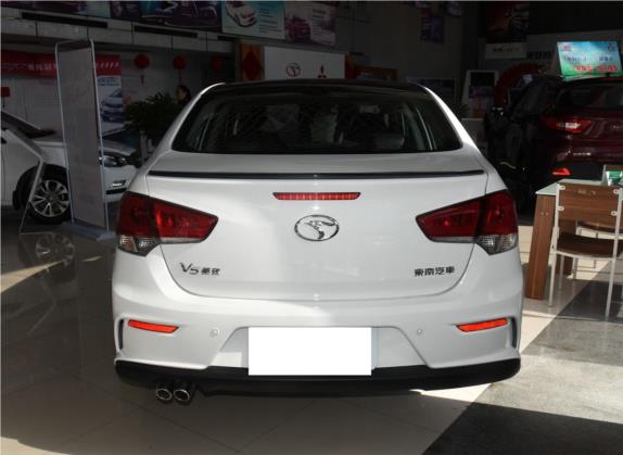V5菱致 2017款 1.5L 手动新贵型 外观   正后