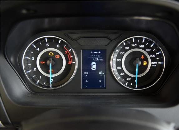 V5菱致 2017款 1.5L 手动新贵型 中控类   仪表盘