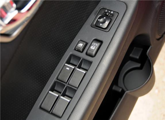 V6菱仕 2013款 1.5L 手动旗舰版 车厢座椅   门窗控制