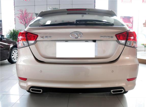 V6菱仕 2014款 1.5L 手动豪华女性版 外观   正后