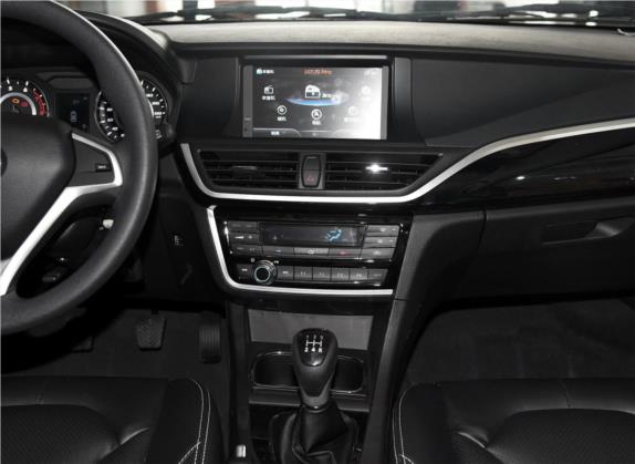 V6菱仕 2015款 CROSS 1.5L 手动智趣型 中控类   中控台