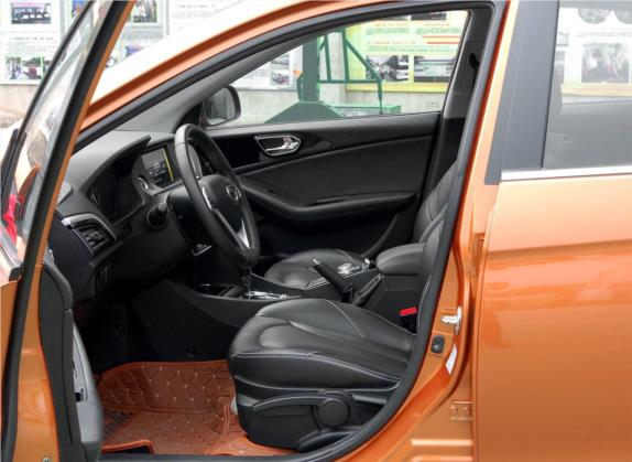 V6菱仕 2015款 CROSS 1.5L CVT智尊型 车厢座椅   前排空间
