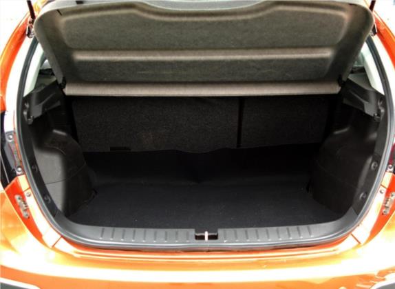 V6菱仕 2015款 CROSS 1.5L CVT智尊型 车厢座椅   后备厢