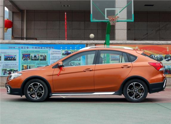 V6菱仕 2015款 CROSS 1.5L CVT智尊型 外观   正侧