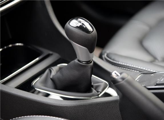 V6菱仕 2015款 CROSS 1.5T 手动智控型 中控类   挡把