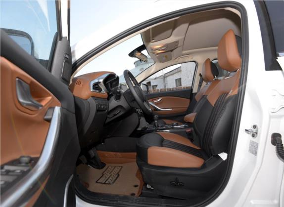 东南DX7 2015款 1.5T 手动尊贵型 车厢座椅   前排空间