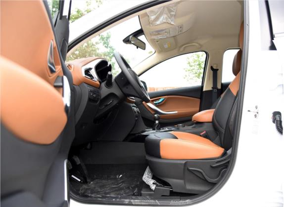 东南DX7 2015款 1.5T 手动精英型 车厢座椅   前排空间