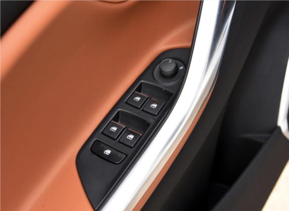 东南DX7 2015款 1.5T 手动精英型 车厢座椅   门窗控制
