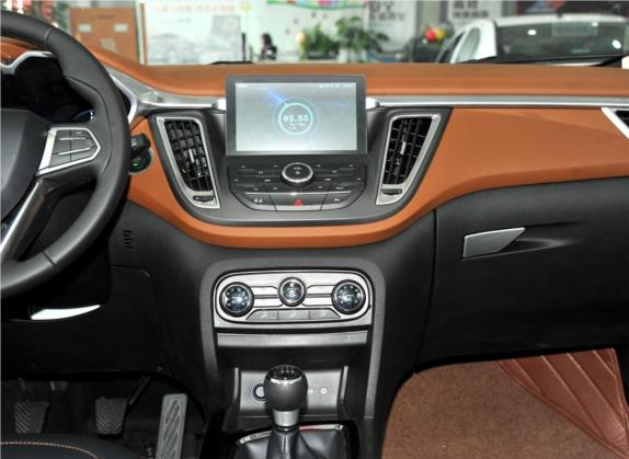 东南DX7 2015款 1.5T 手动豪华型 中控类   中控台
